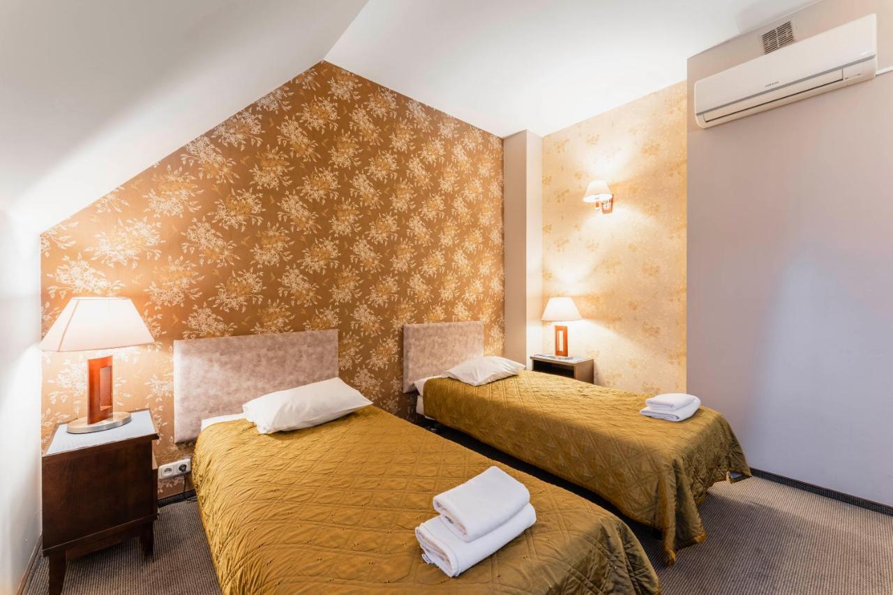 Hotel Pod Kasztanami Lublin Kültér fotó
