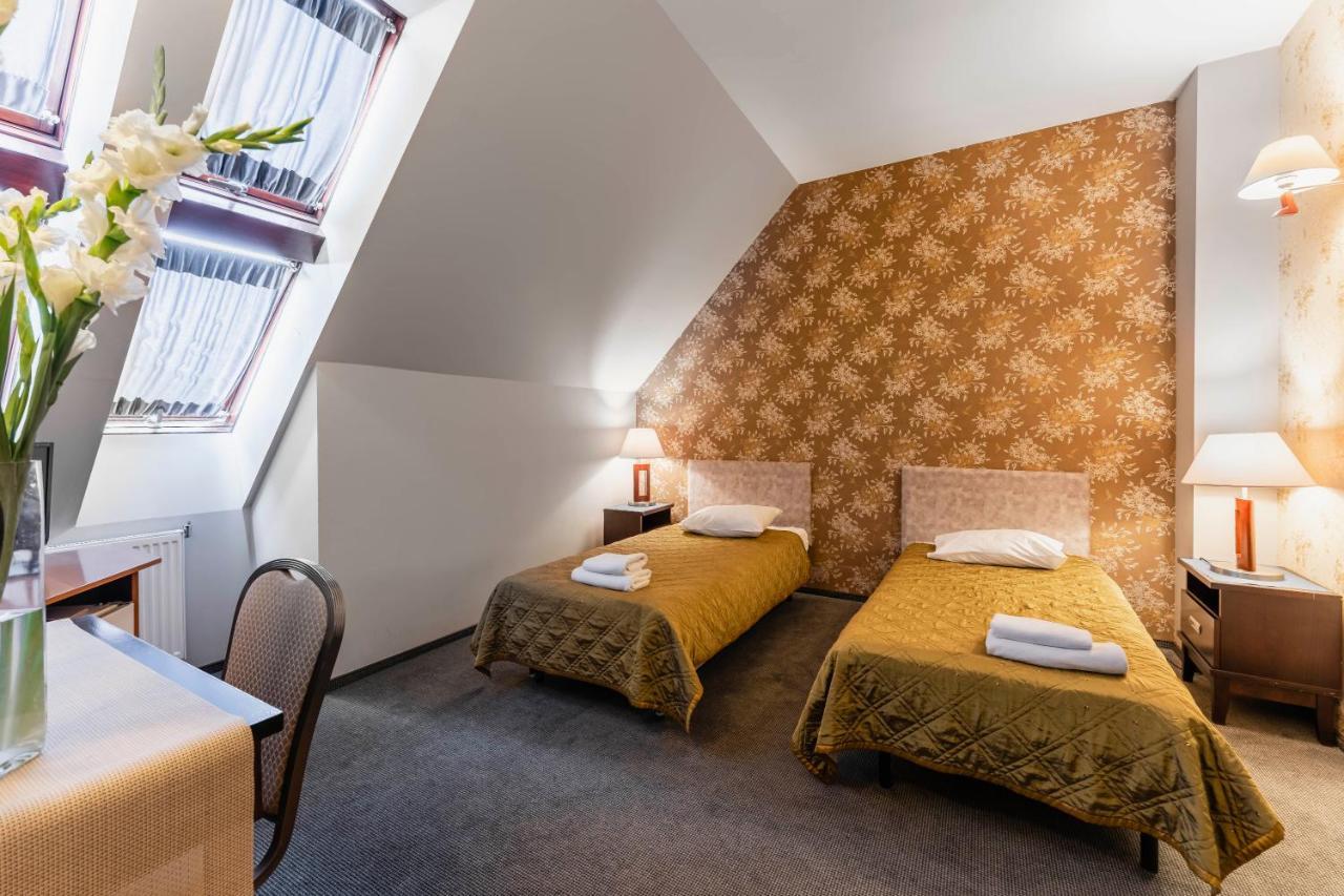 Hotel Pod Kasztanami Lublin Kültér fotó